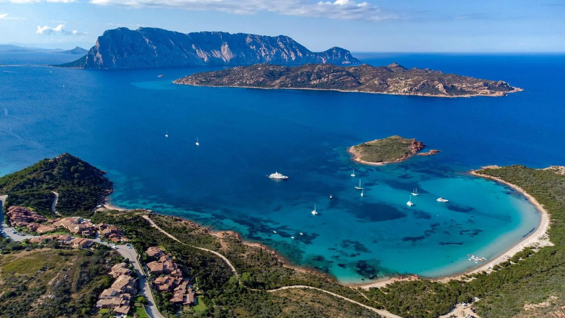 Appartamento Mare Nostrum - Vista Mare & A/C Capo Coda Cavallo 0*,  Italia
